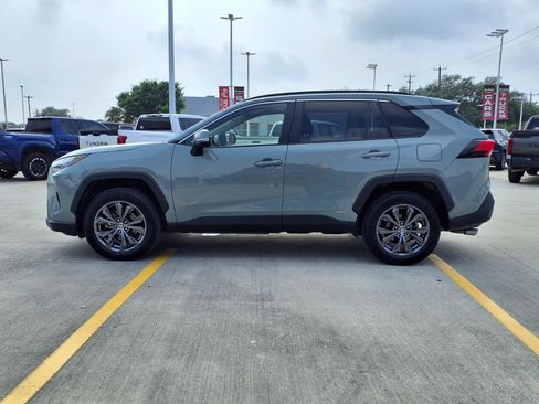 Used 2023 Toyota RAV4 XLE Premium AWD/4WD image 8