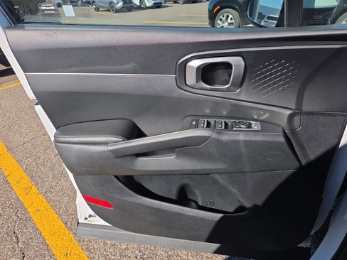 Used 2024 Kia Sorento S image 10