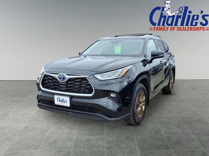 Used 2023 Toyota Highlander Bronze Edition