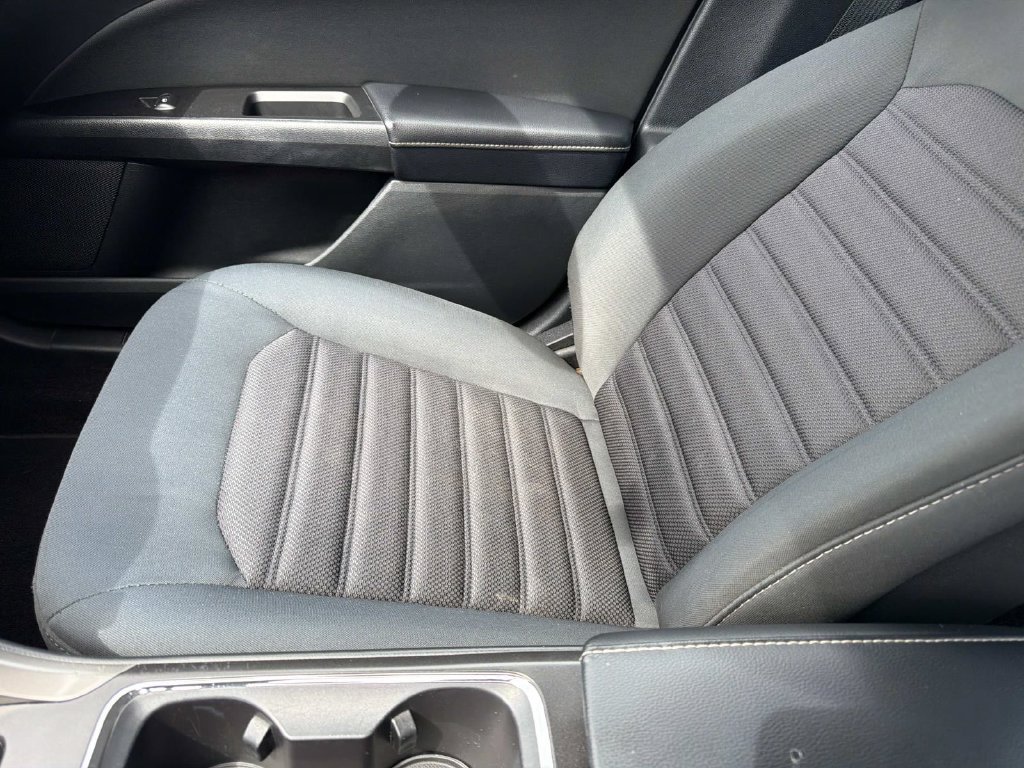 Used 2017 Ford Fusion SE w/ Fusion SE Technology Package FWD image 15