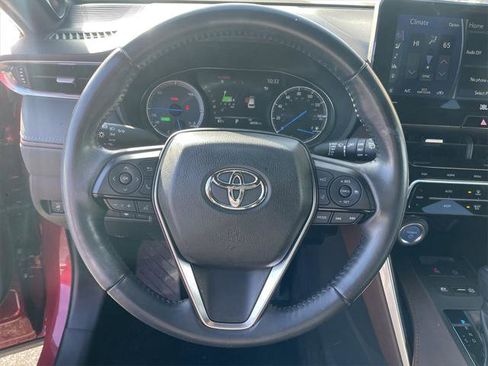 Certified 2021 Toyota Venza XLE image 16