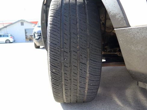 Used 2015 Ford Explorer XLT w/ Equipment Group 202B FWD image 29
