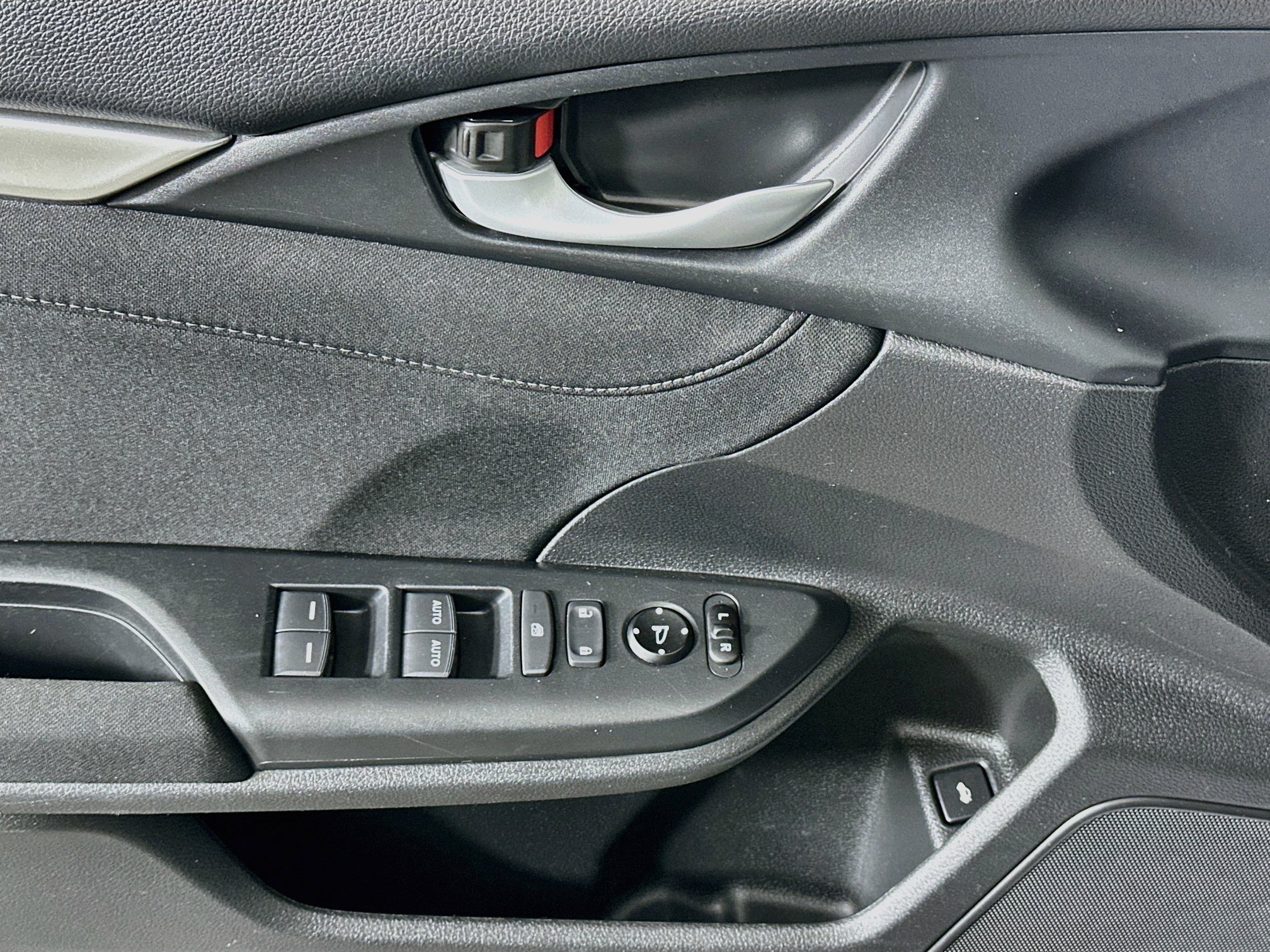 Used 2019 Honda Civic EX image 15