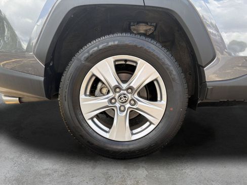 Used 2025 Toyota RAV4 XLE AWD/4WD image 23