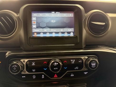 Used 2023 Jeep Wrangler Unlimited Sport image 22