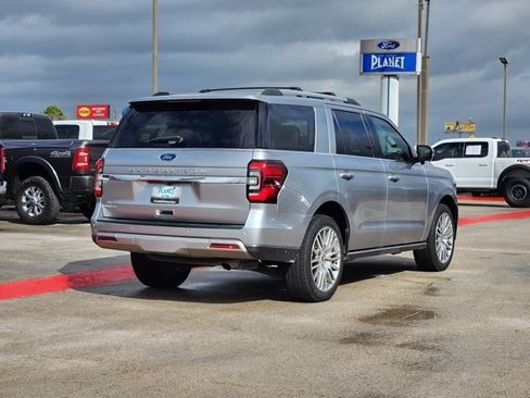 Certified 2022 Ford Expedition Limited image 5