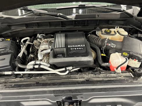Used 2022 GMC Sierra 1500 Elevation w/ LPO, Elevation Black Package AWD/4WD image 12
