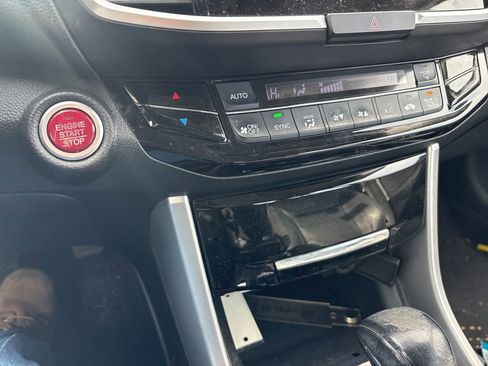 Used 2016 Honda Accord Touring image 26