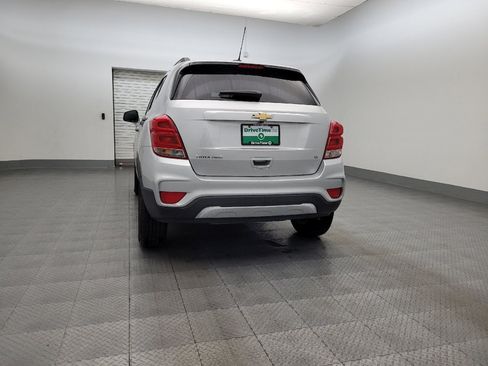 Used 2017 Chevrolet Trax LT w/ LT Convenience Package image 6