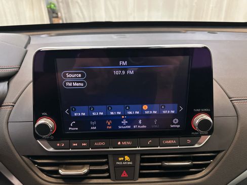 Certified 2019 Nissan Altima 2.5 SR FWD image 14