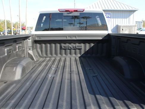 Used 2025 GMC Sierra 2500 AT4 w/ AT4 Premium Plus Package image 15