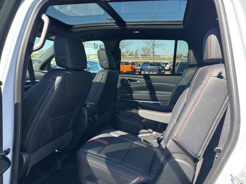 New 2026 Chevrolet Traverse RS w/ LPO, Floor Liner Package AWD/4WD image 6