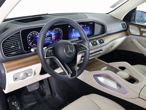 Used 2025 Mercedes-Benz GLE 350 4MATIC image 7