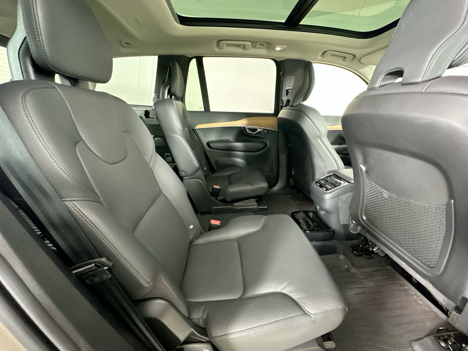 Used 2025 Volvo XC90 B6 Plus w/ Protection Package Premier AWD/4WD image 42