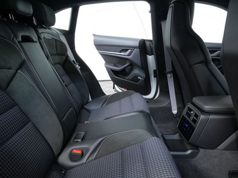 Certified 2025 Porsche Taycan 4S AWD/4WD image 19