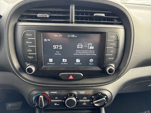 Used 2021 Kia Soul LX image 11