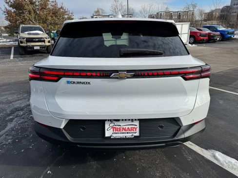 New 2026 Chevrolet Equinox EV LT image 4