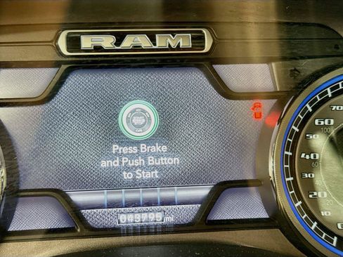Used 2020 RAM 1500 Limited w/ Black Appearance Package AWD/4WD image 3