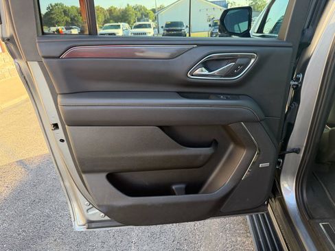 Used 2023 GMC Yukon XL AT4 w/ AT4 Premium Package AWD/4WD image 19