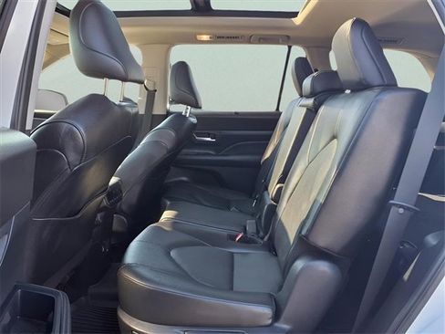 Used 2024 Toyota Grand Highlander XLE image 13