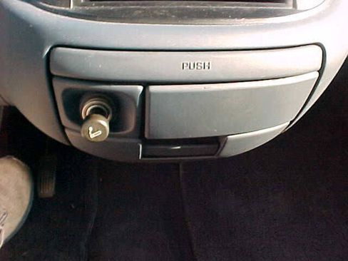Used 1991 Toyota Previa LE RWD image 25