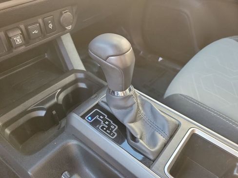 Used 2022 Toyota Tacoma TRD Off-Road image 23