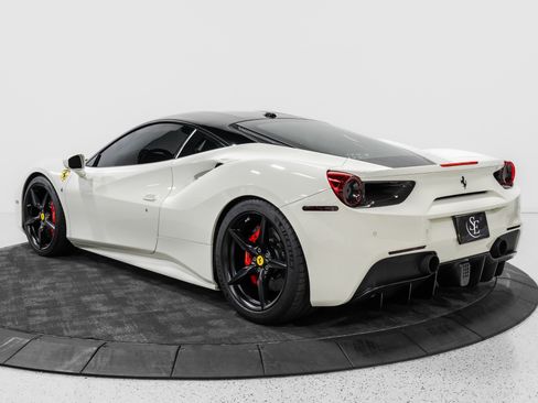 Used 2016 Ferrari 488 GTB RWD image 5