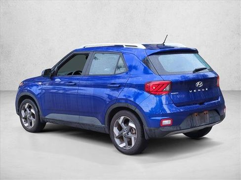 Used 2023 Hyundai Venue SEL FWD image 7