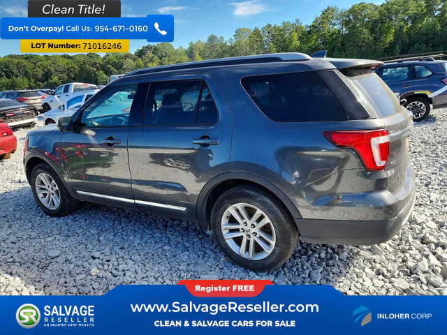 Used 2017 Ford Explorer XLT FWD image 3