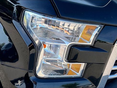 Used 2017 Ford F150 XLT w/ Equipment Group 302A Luxury AWD/4WD image 28