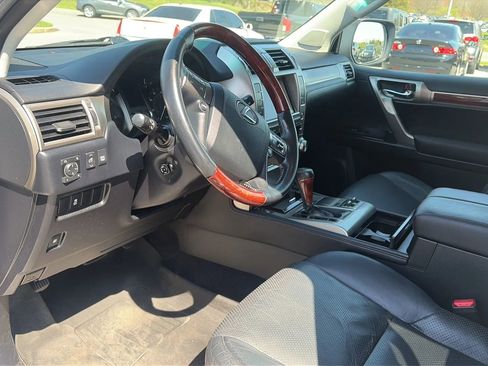 Used 2010 Lexus GX 460 image 25