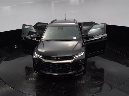 Used 2023 Chevrolet TrailBlazer RS image 34