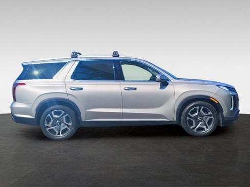 Used 2024 Hyundai Palisade SEL w/ Premium Package AWD/4WD image 4