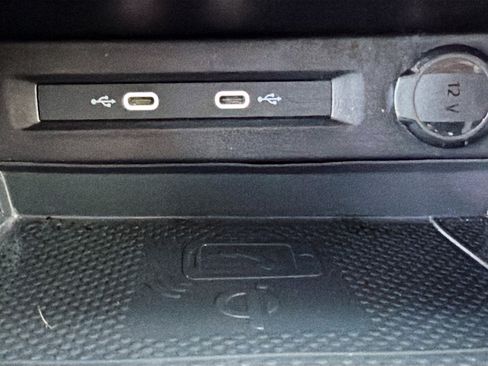 Used 2022 Volkswagen Tiguan SE image 27