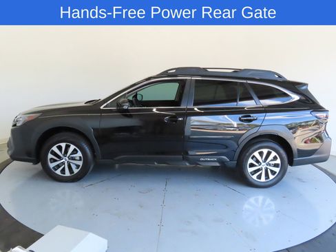 Certified 2025 Subaru Outback Premium image 9