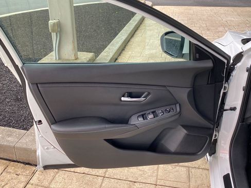 Used 2022 Nissan Sentra SV FWD image 21