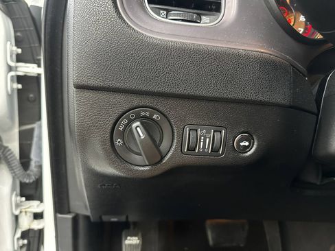 Used 2023 Dodge Charger SXT RWD image 28