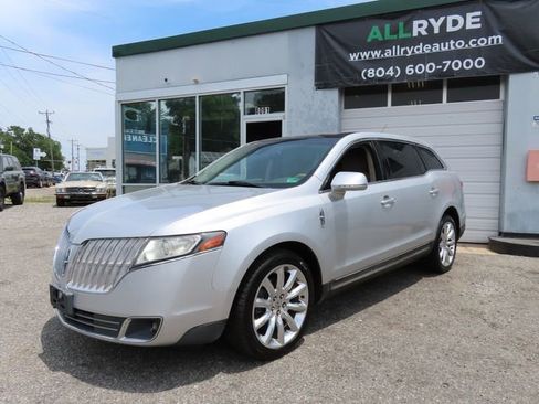 Used 2010 Lincoln MKT 2WD image 1
