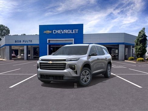 New 2026 Chevrolet Traverse LT w/ Driver Confidence Package FWD image 8