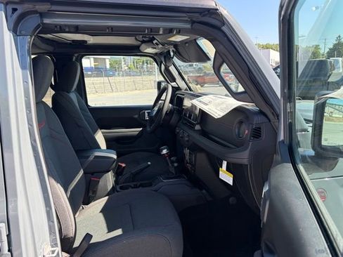 New 2026 Jeep Wrangler Unlimited Rubicon AWD/4WD image 25