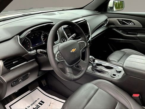Used 2022 Chevrolet Traverse LT w/ LT Premium Package AWD/4WD image 14