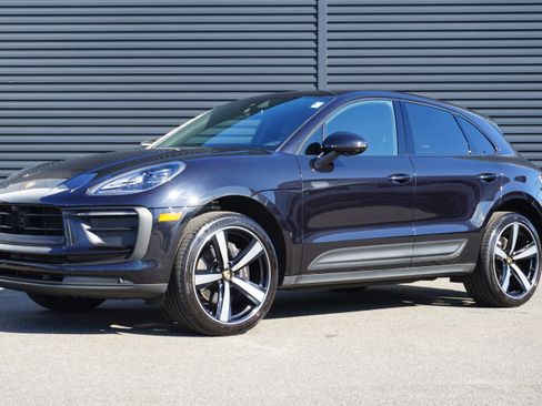 Certified 2024 Porsche Macan 4DR AWD image 1