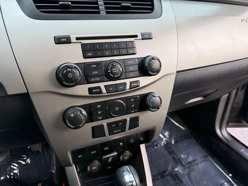 Used 2009 Ford Focus SES FWD image 17