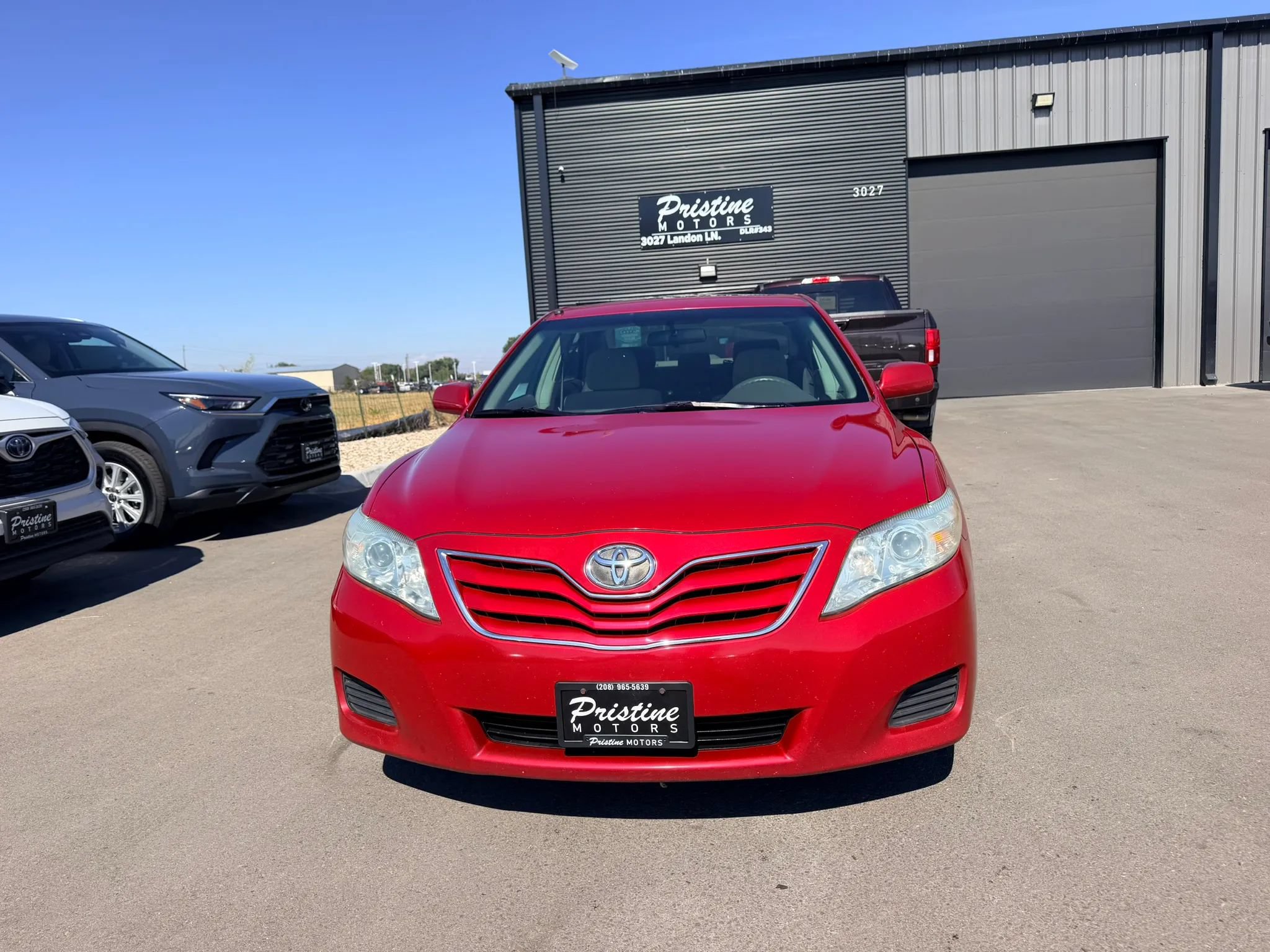 Used 2010 Toyota Camry LE FWD image 2