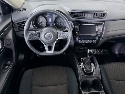 Used 2019 Nissan Rogue SV AWD/4WD image 3