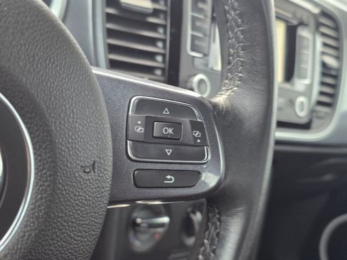 Used 2012 Volkswagen Beetle 2.5 image 31