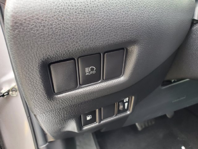 Used 2019 Toyota C-HR LE FWD image 20