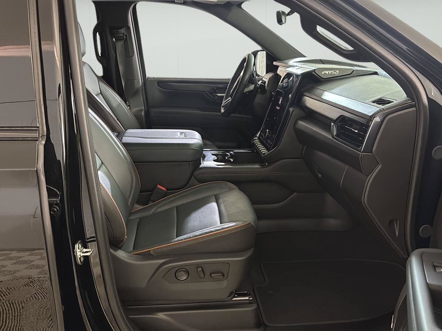 Certified 2026 GMC Yukon AT4 w/ AT4 Premium Plus Package AWD/4WD image 23