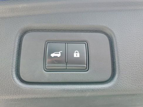 Used 2022 Nissan Pathfinder Platinum w/ Cargo Package AWD/4WD image 21