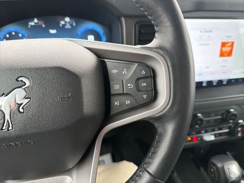 Used 2025 Ford Bronco Badlands image 44